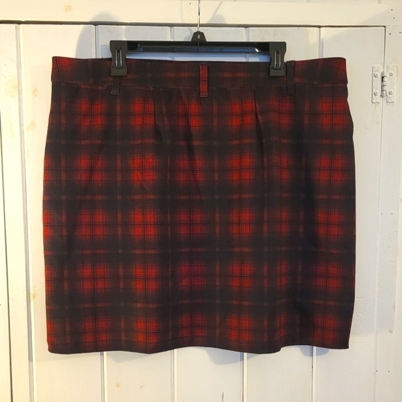 Maurices Buffalo Plaid Mini Skirt Size 2X - Picture 7 of 8